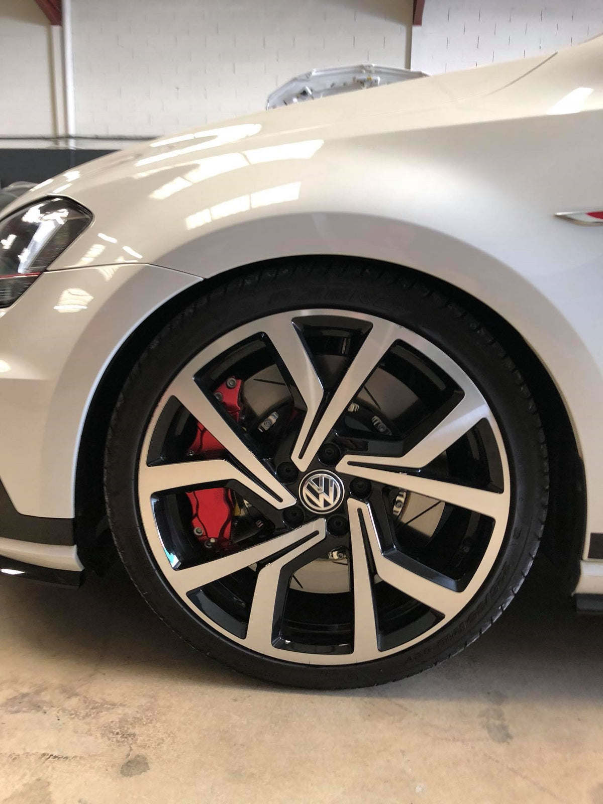 Volkswagen Golf Mk7.5 Facelift (18~20) Front Big Brake Kit